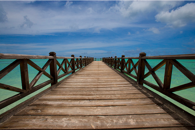 An image of a symetrically shot beach. 